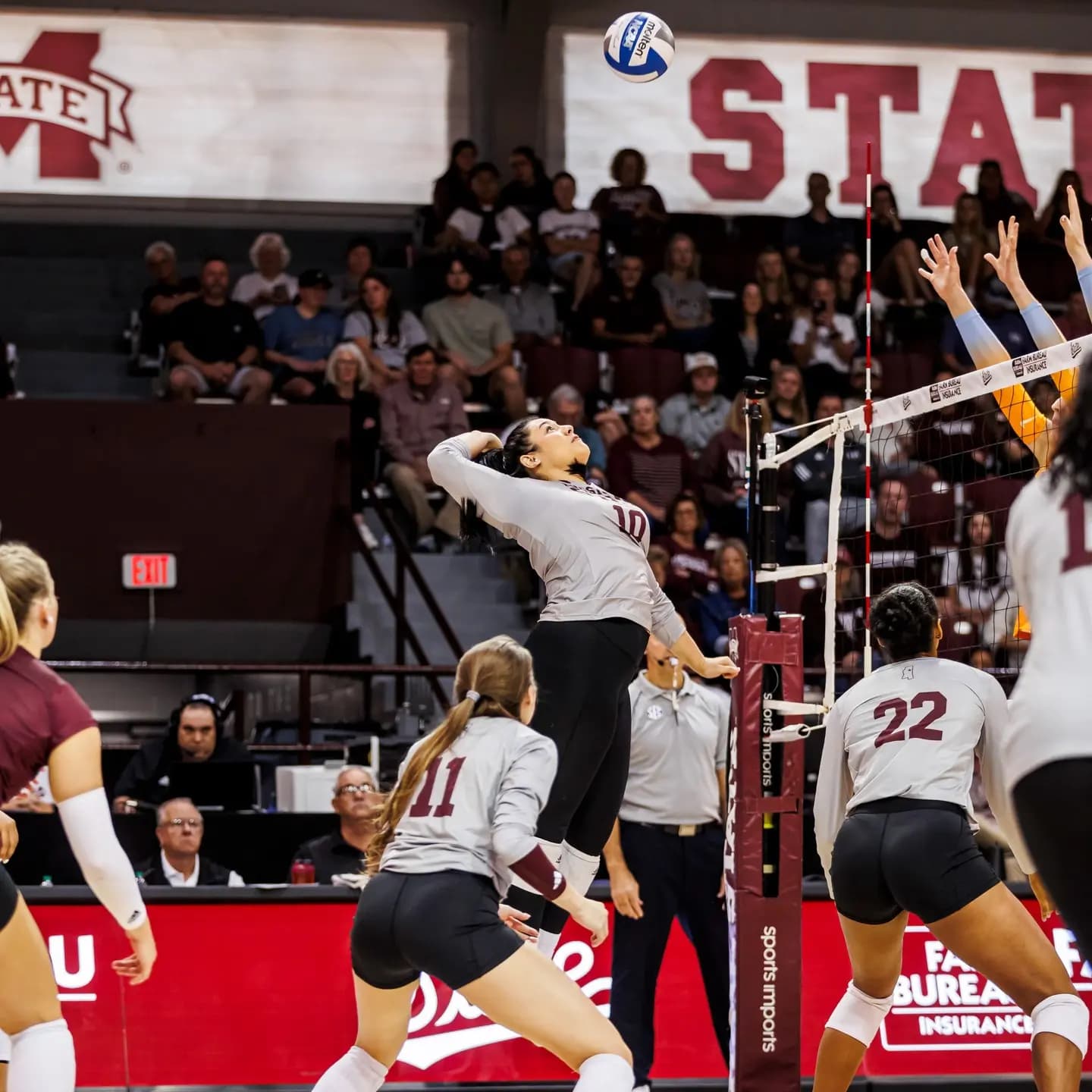 Mele attacking a ball at Mississippi State University in 2024